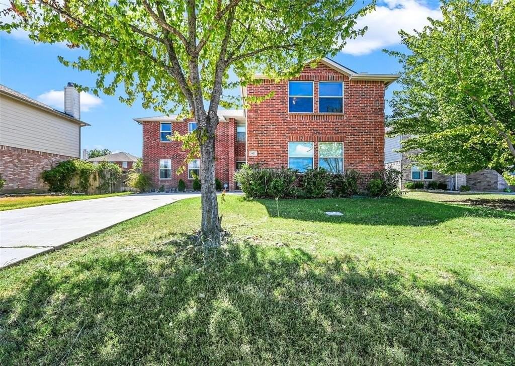 917 Sanden Blvd - Photo 4 of 40