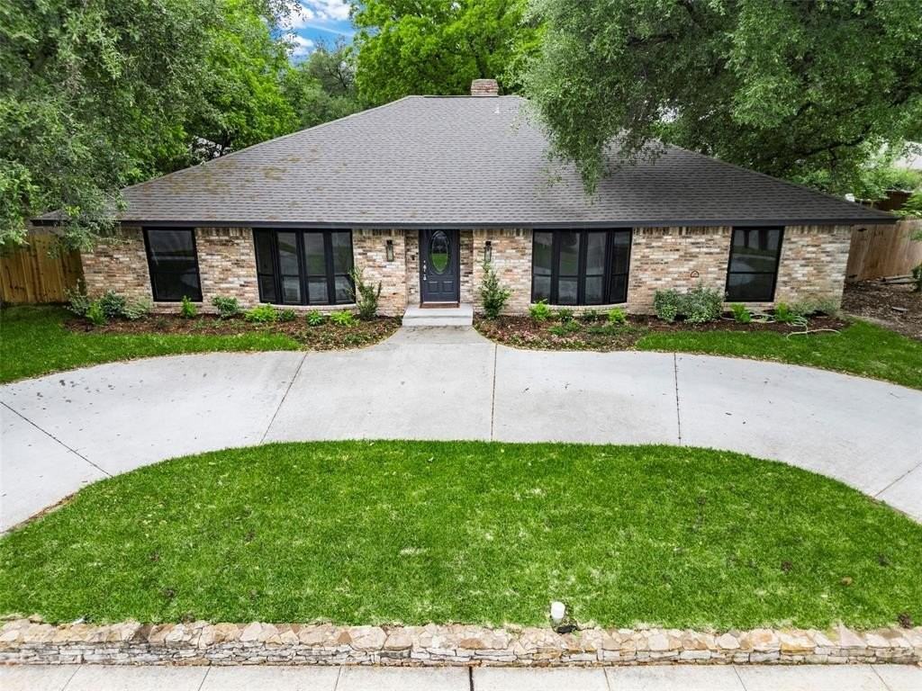 1109 Linda Ln - Photo 2 of 40