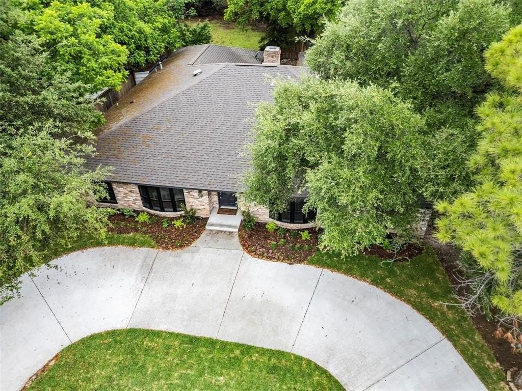 1109 Linda Ln - Photo 5 of 40