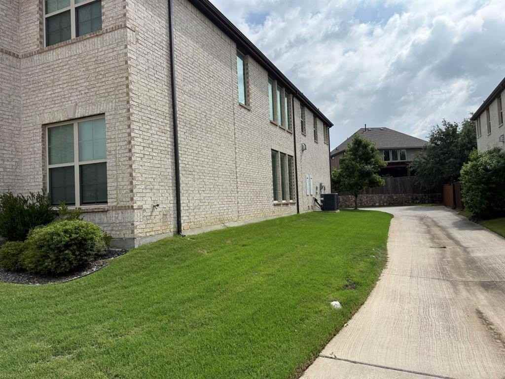 8016 Sunflower Ln - Photo 2 of 34