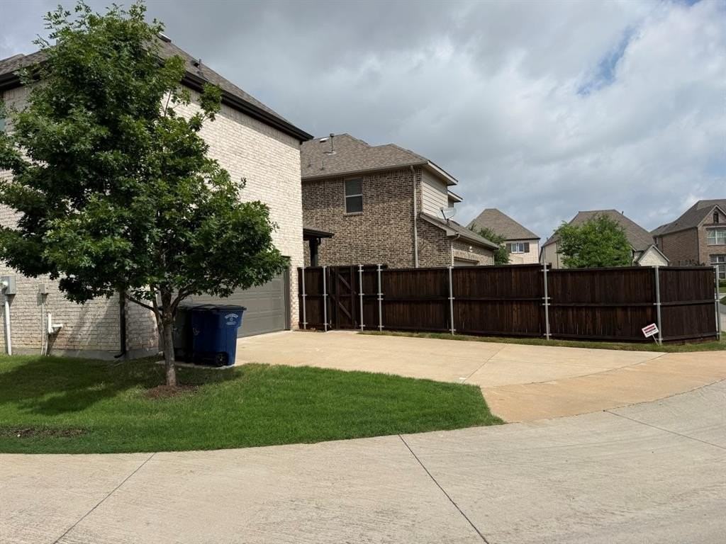 8016 Sunflower Ln - Photo 4 of 34