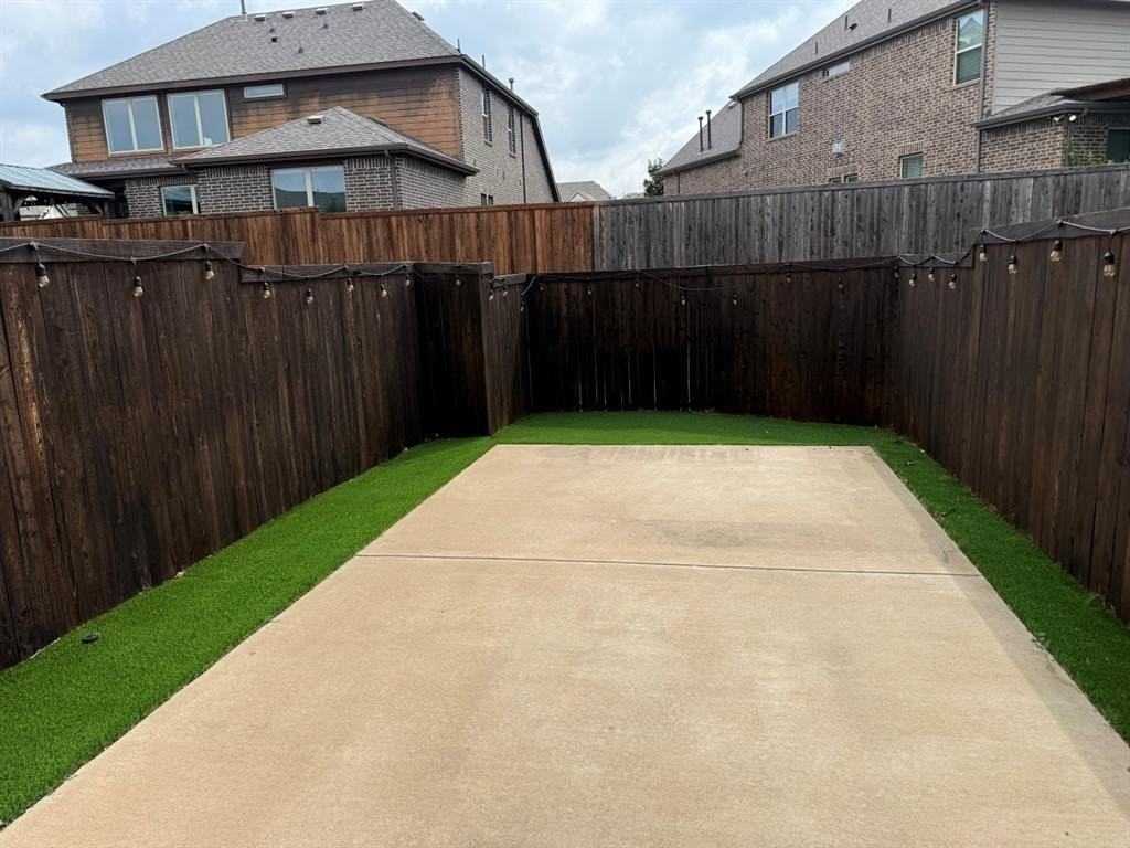 8016 Sunflower Ln - Photo 5 of 34