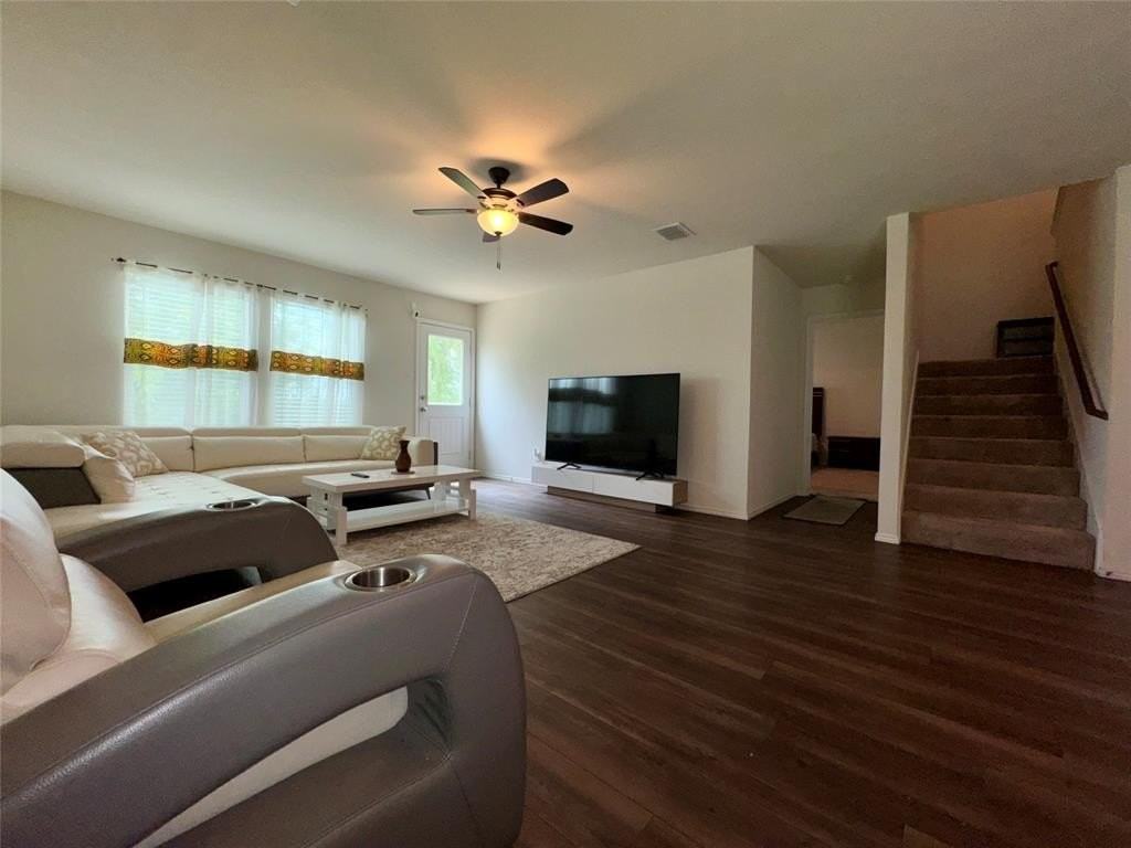 4032 Renee Dr - Photo 3 of 31