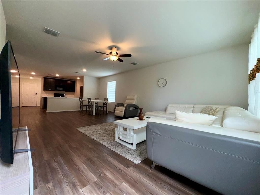 4032 Renee Dr - Photo 6 of 31