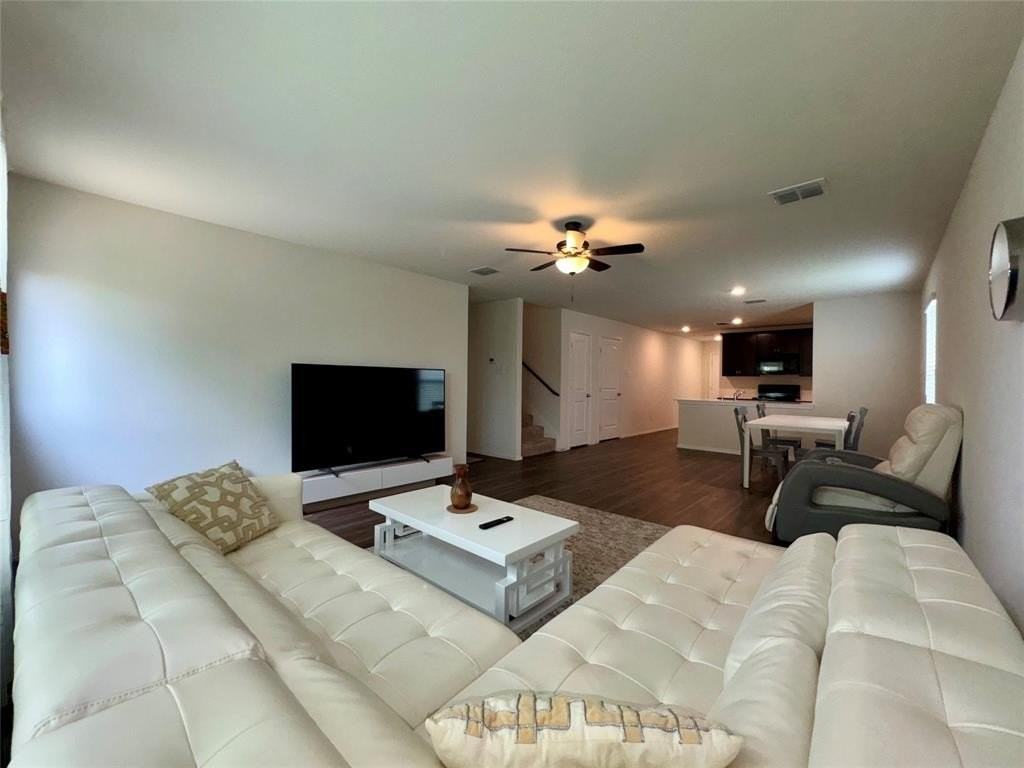4032 Renee Dr - Photo 4 of 31