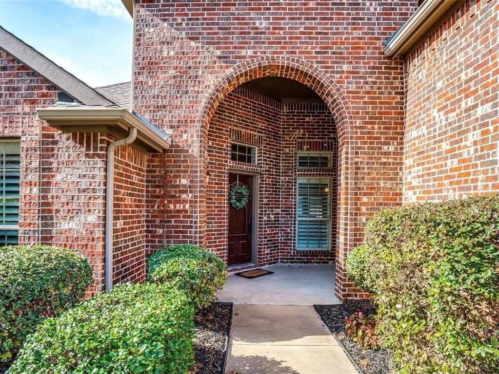 621 Gray Ln - Photo 3 of 28