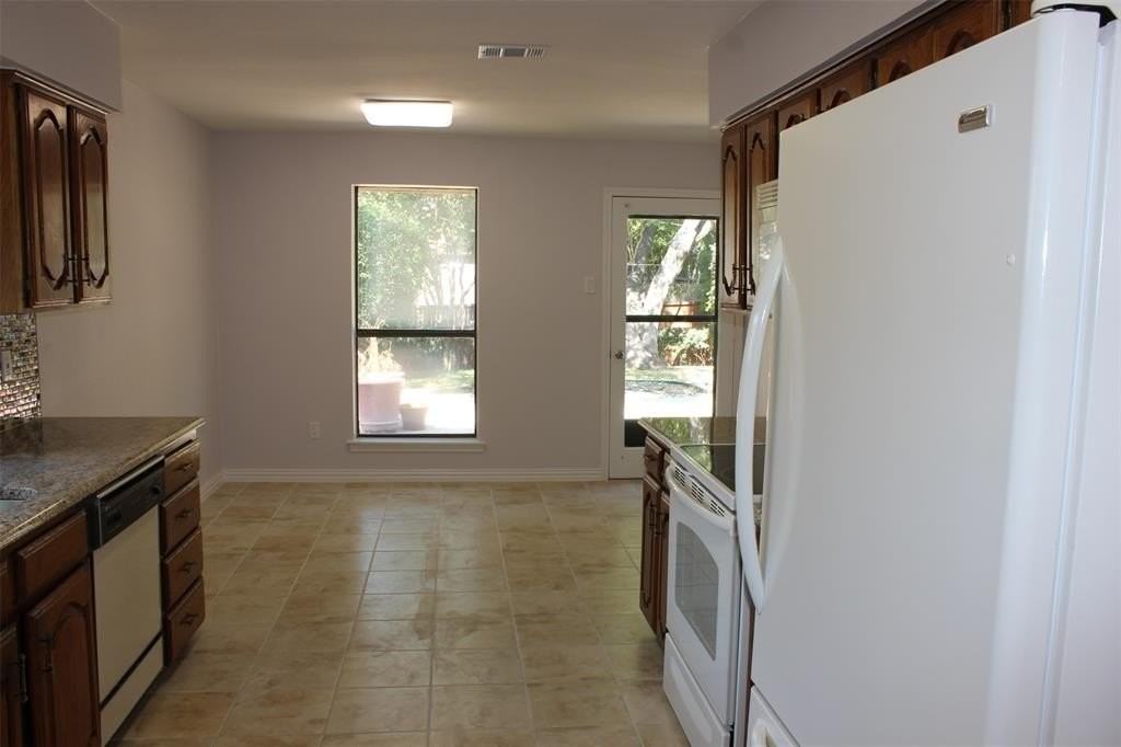 4509 Cleveland Dr - Photo 4 of 19