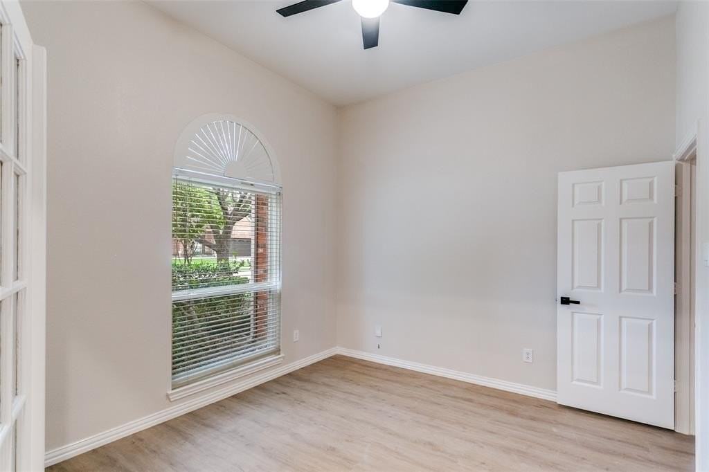 11317 Knoxville Ln - Photo 6 of 12