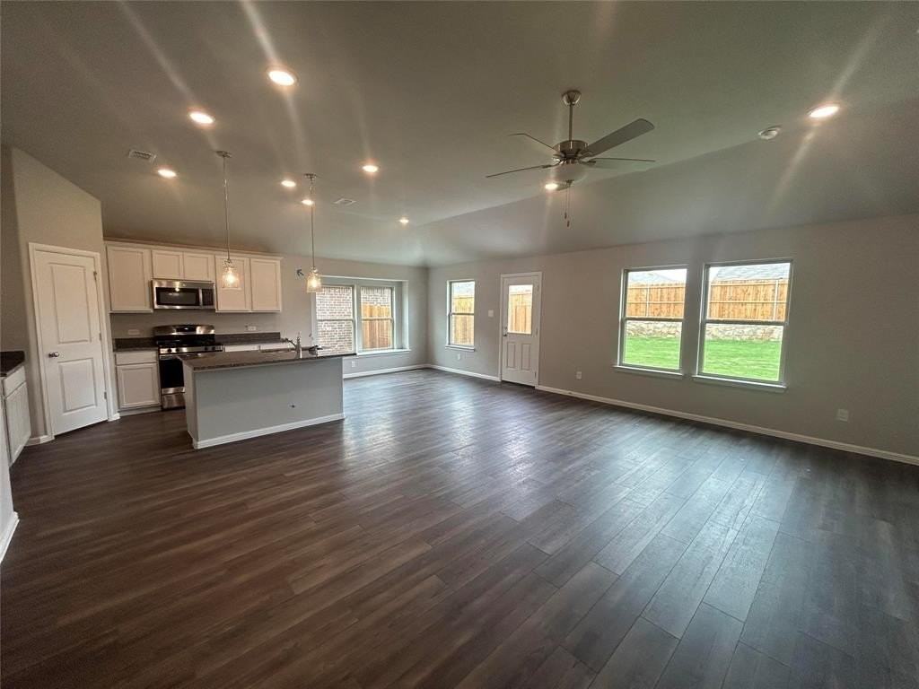 1813 Huisache St - Photo 3 of 17