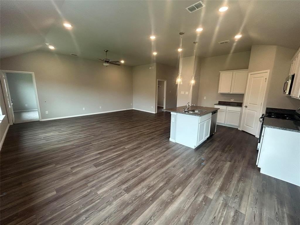1813 Huisache St - Photo 4 of 17