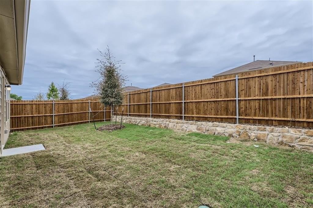 9236 Flowering Dogwood Ln - Photo 4 of 18