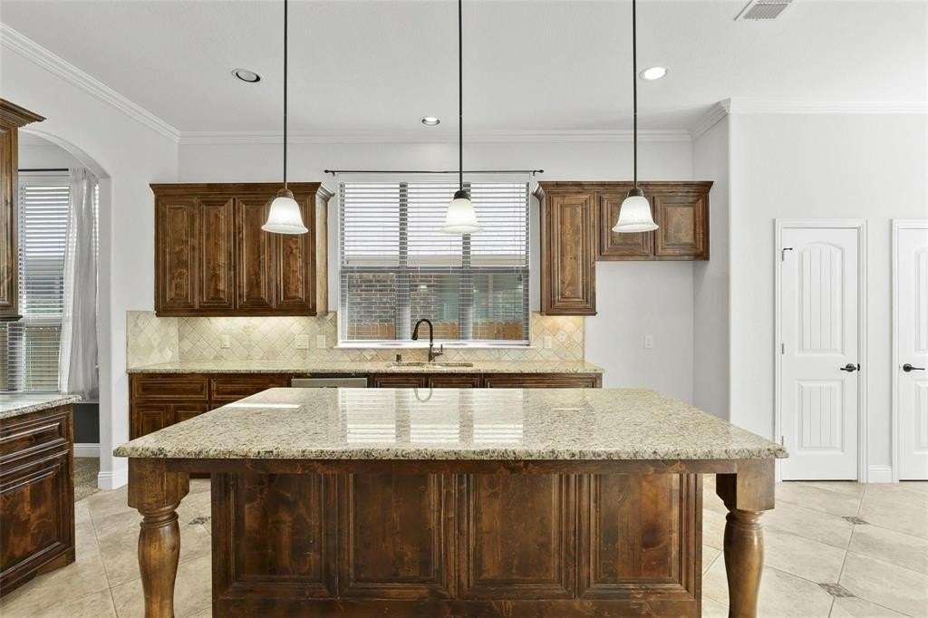 1633 Tahoe Trl - Photo 3 of 22