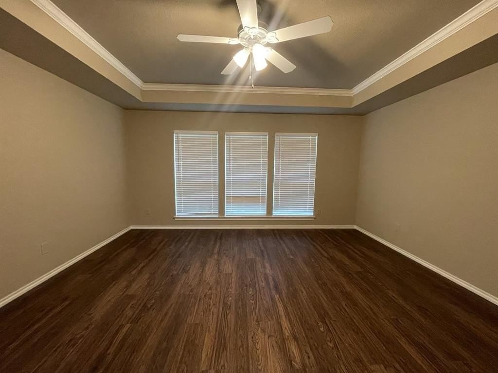 204 Carlsbad Dr - Photo 6 of 14