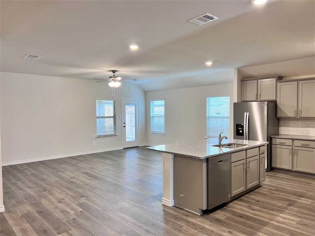 9713 Tinsley St - Photo 4 of 14