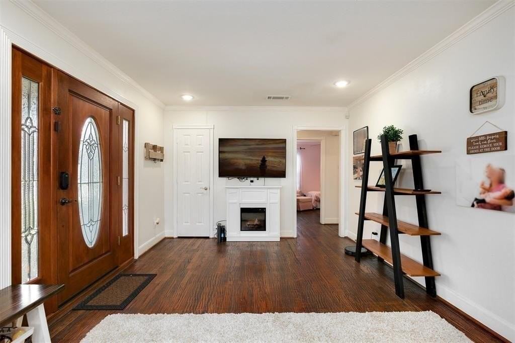8515 Glencrest Ln - Photo 5 of 26