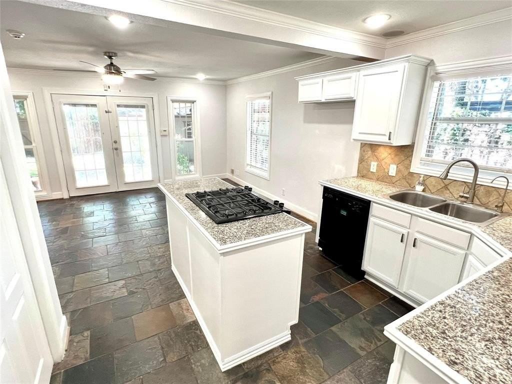 8515 Glencrest Ln - Photo 6 of 26