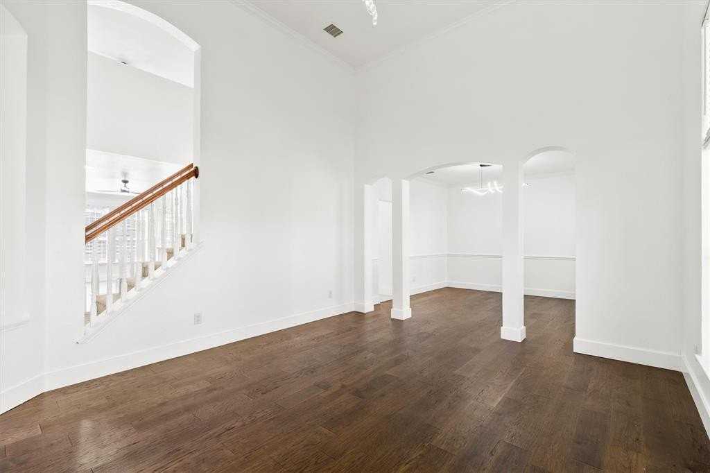 3309 Grantham Dr - Photo 3 of 32