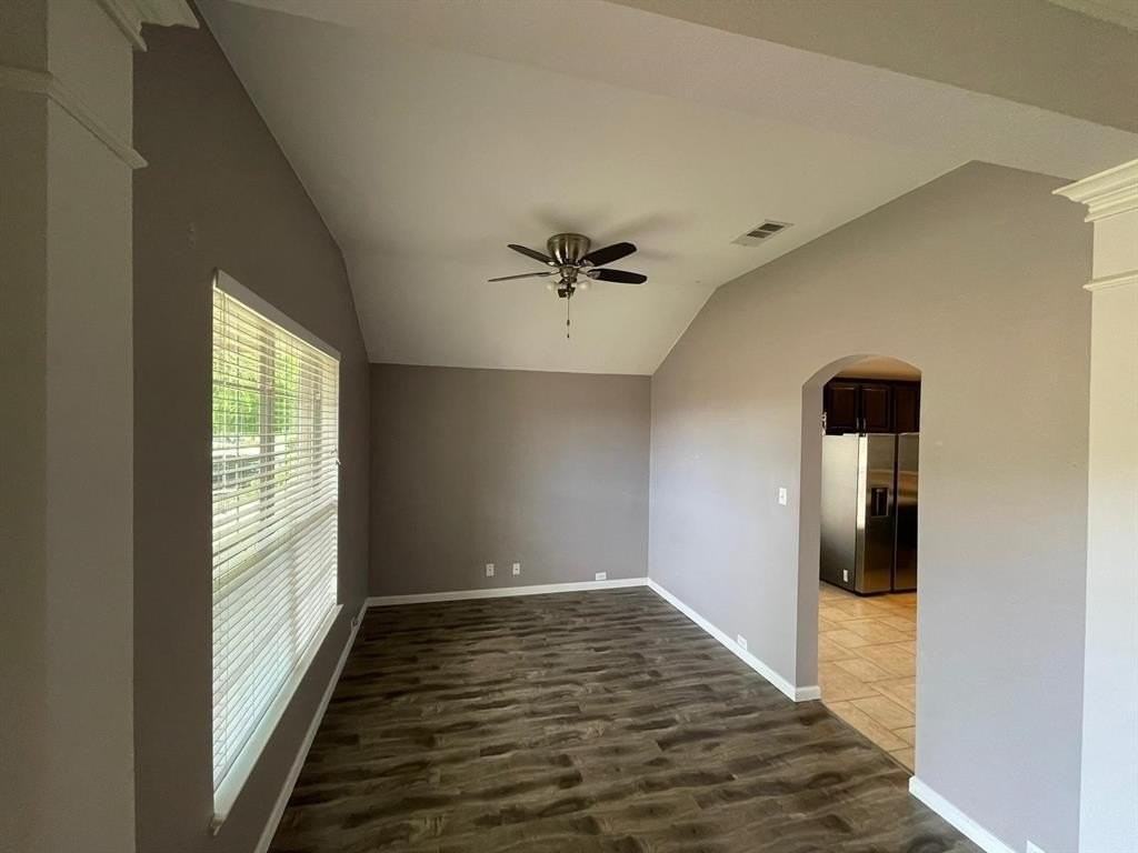 6937 Willow Crest Dr - Photo 3 of 17