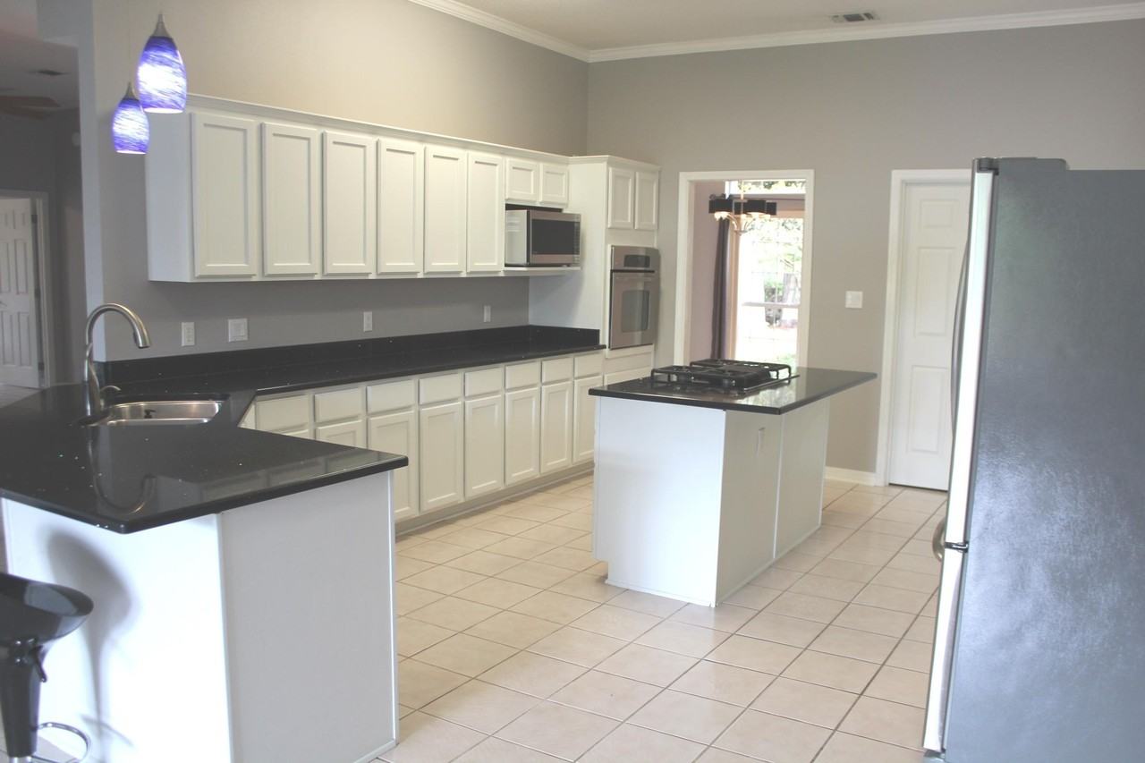 1967 Biscayne Blvd - Photo 4 of 50