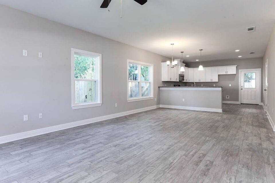 9946 Mariposa St - Photo 2 of 18