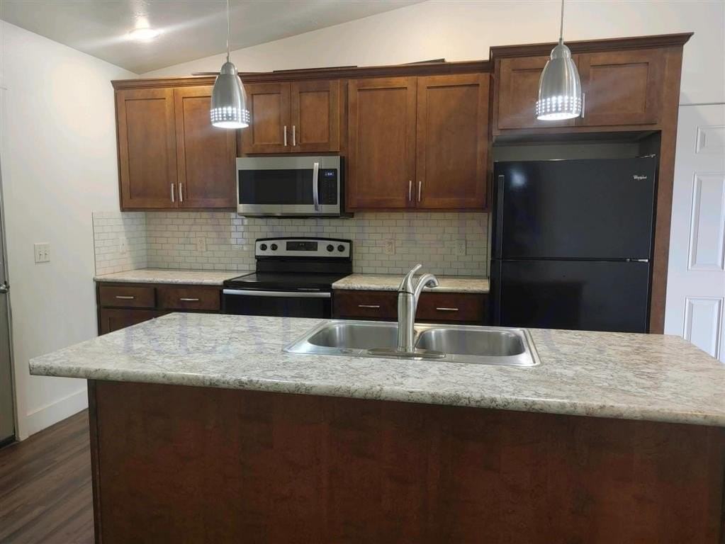 2708 Central Ave #B - Photo 4 of 12