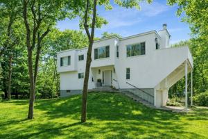 featured image of 14 Old Trail Rd