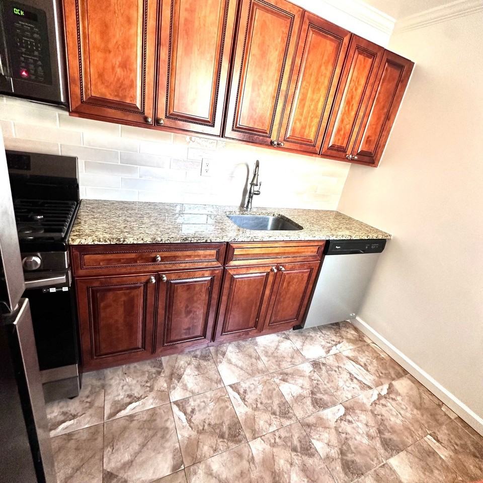 210 Atlantic Ave #C1G - Photo 6 of 18