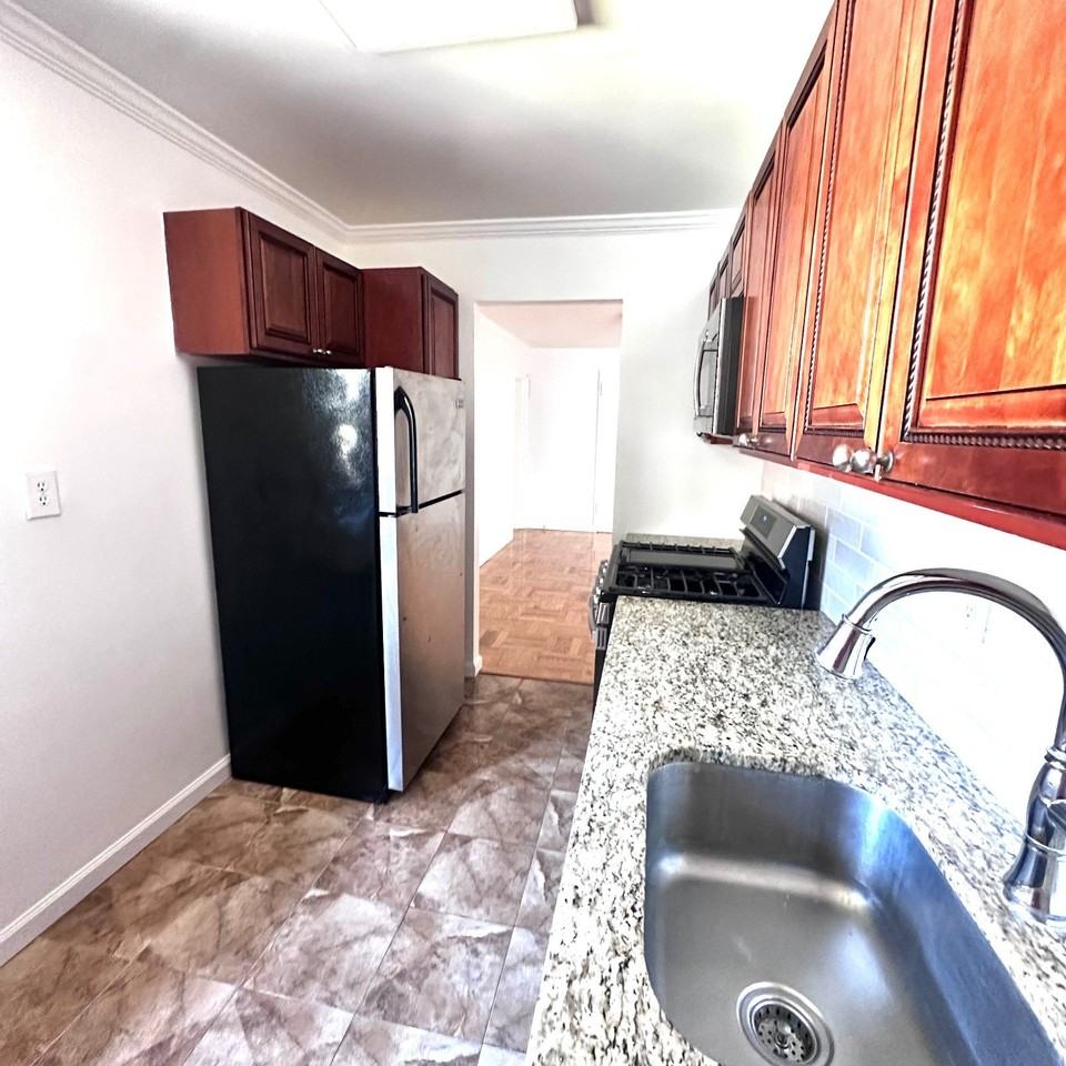 210 Atlantic Ave #C1G - Photo 7 of 18