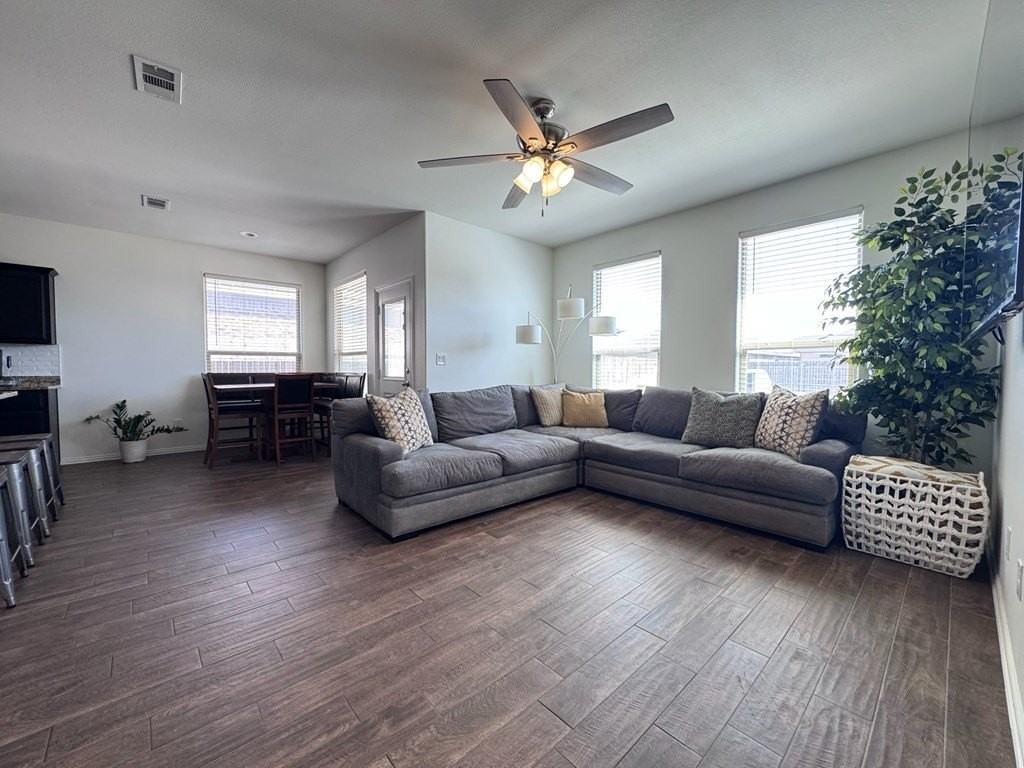 1710 Wrigley Dr - Photo 2 of 27