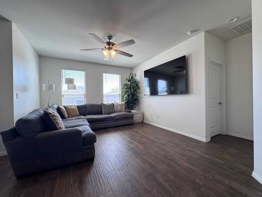 1710 Wrigley Dr - Photo 3 of 27