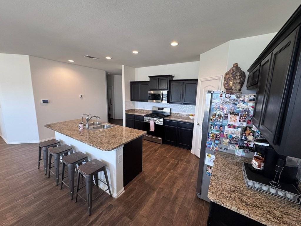 1710 Wrigley Dr - Photo 5 of 27