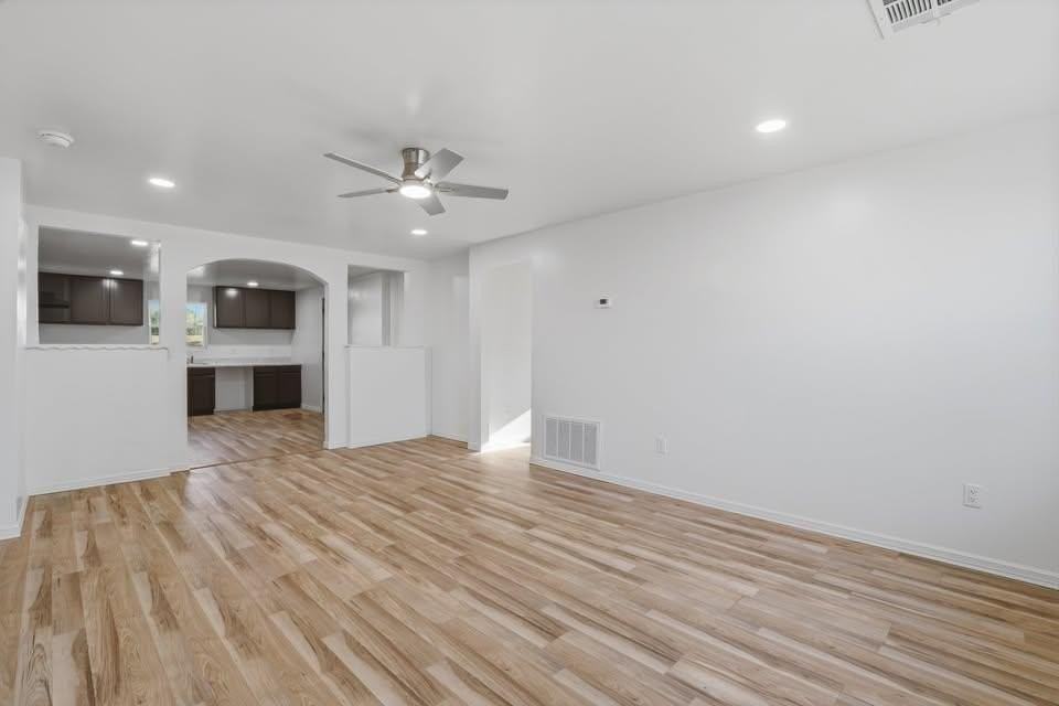 1143 Se 19th St - Photo 5 of 20