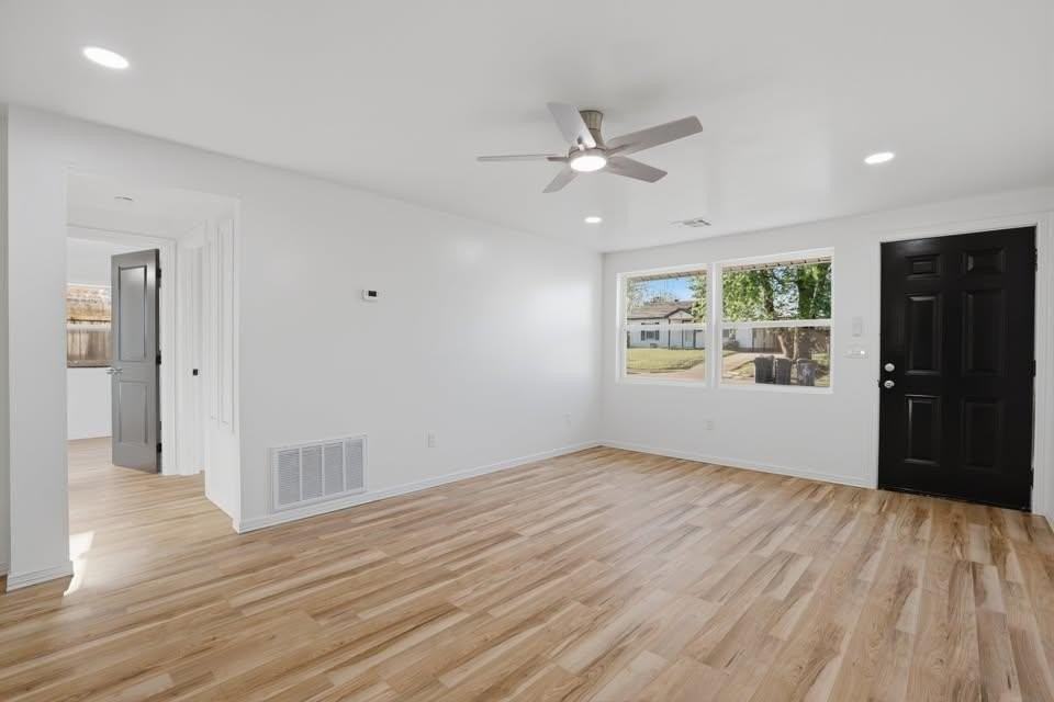 1143 Se 19th St - Photo 6 of 20