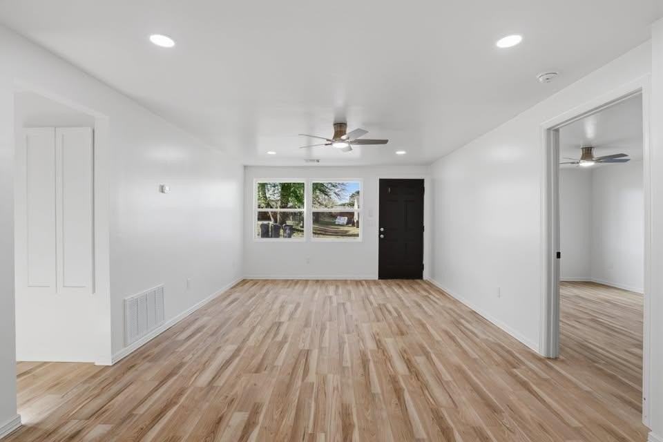 1143 Se 19th St - Photo 7 of 20