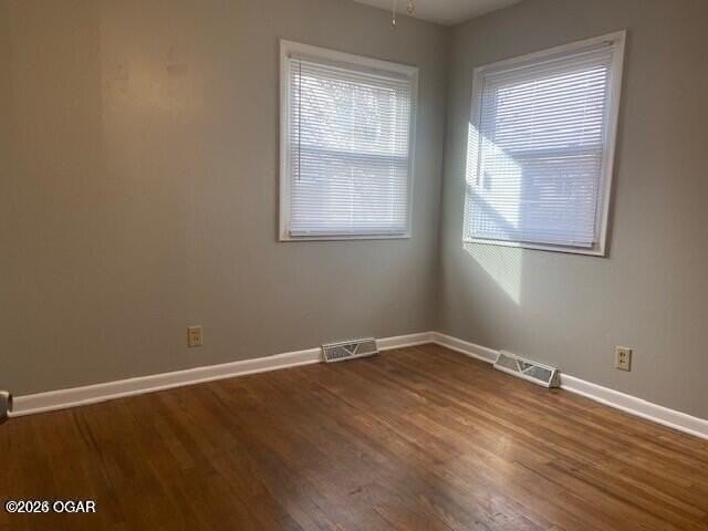 2720 Iowa Ave - Photo 7 of 9