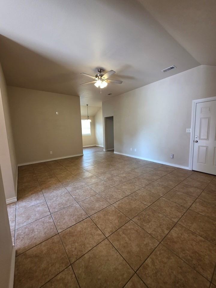 3214 Carver St - Photo 3 of 12