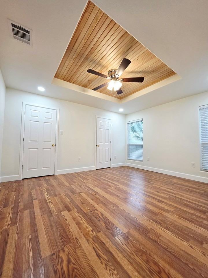 1603 N L St - Photo 6 of 12