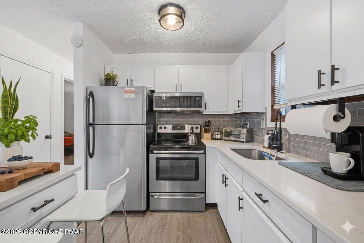 4758 Brentwood Dr - Photo 4 of 15