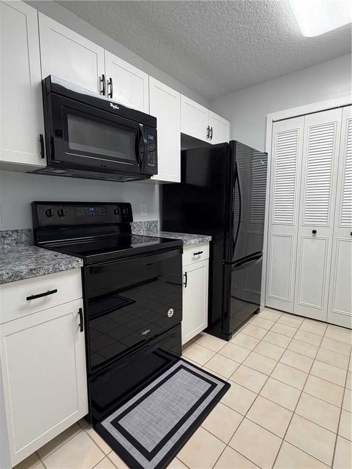 30 Plantation Dr #101 - Photo 2 of 36