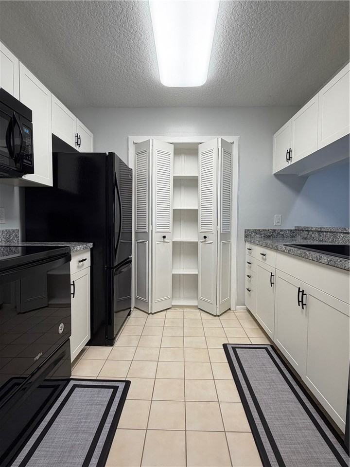 30 Plantation Dr #101 - Photo 5 of 36