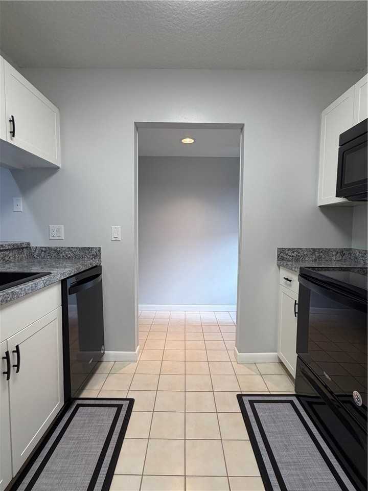 30 Plantation Dr #101 - Photo 6 of 36