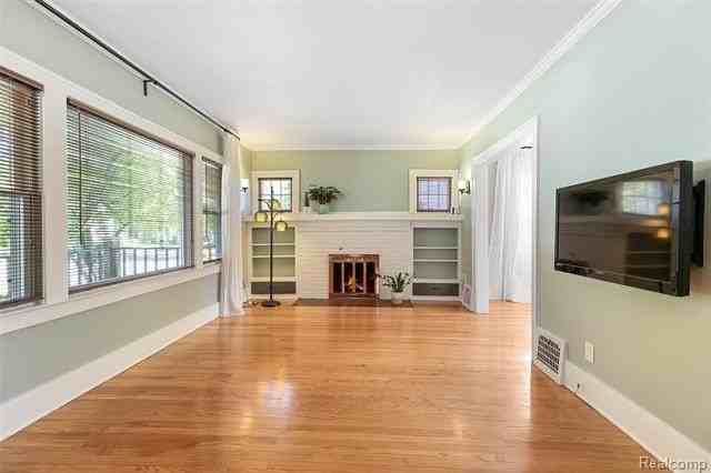 192 E Lincoln St - Photo 5 of 44