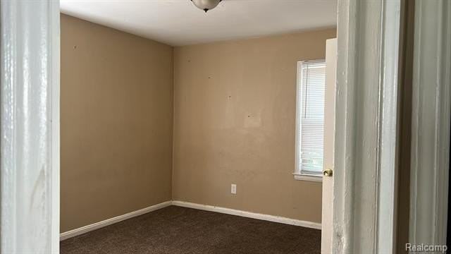 18631 Margareta St - Photo 3 of 8