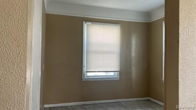 18631 Margareta St - Photo 4 of 8