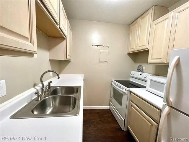 2116 Pauline Blvd Apt 304 - Photo 2 of 14