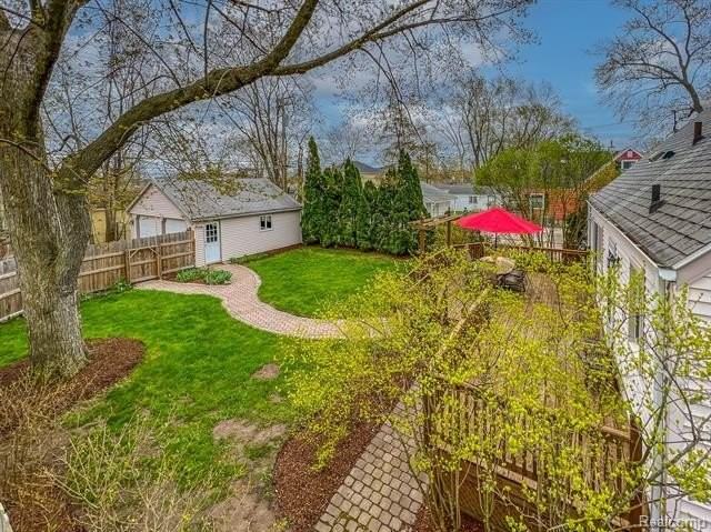 4526 Tonawanda Ave - Photo 4 of 25