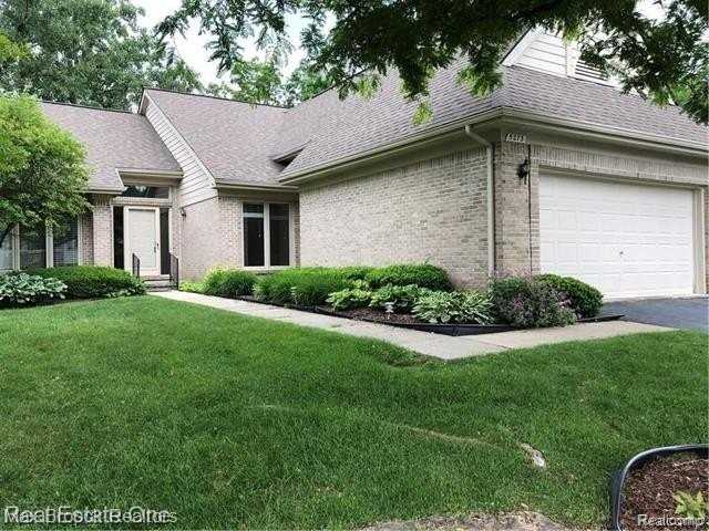 5273 Simpson Lake Rd - Photo 3 of 19