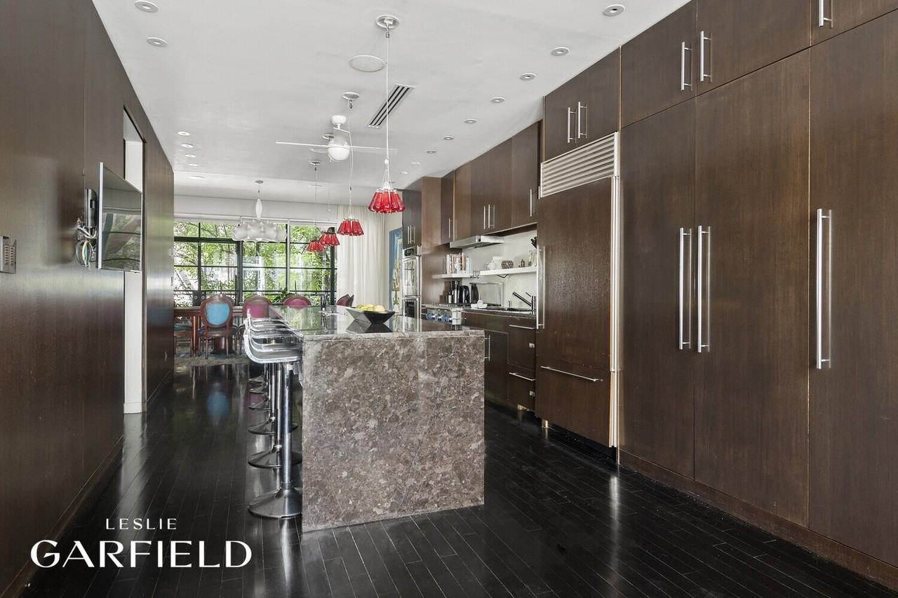 317 E 8th St #TH - Photo 5 of 11