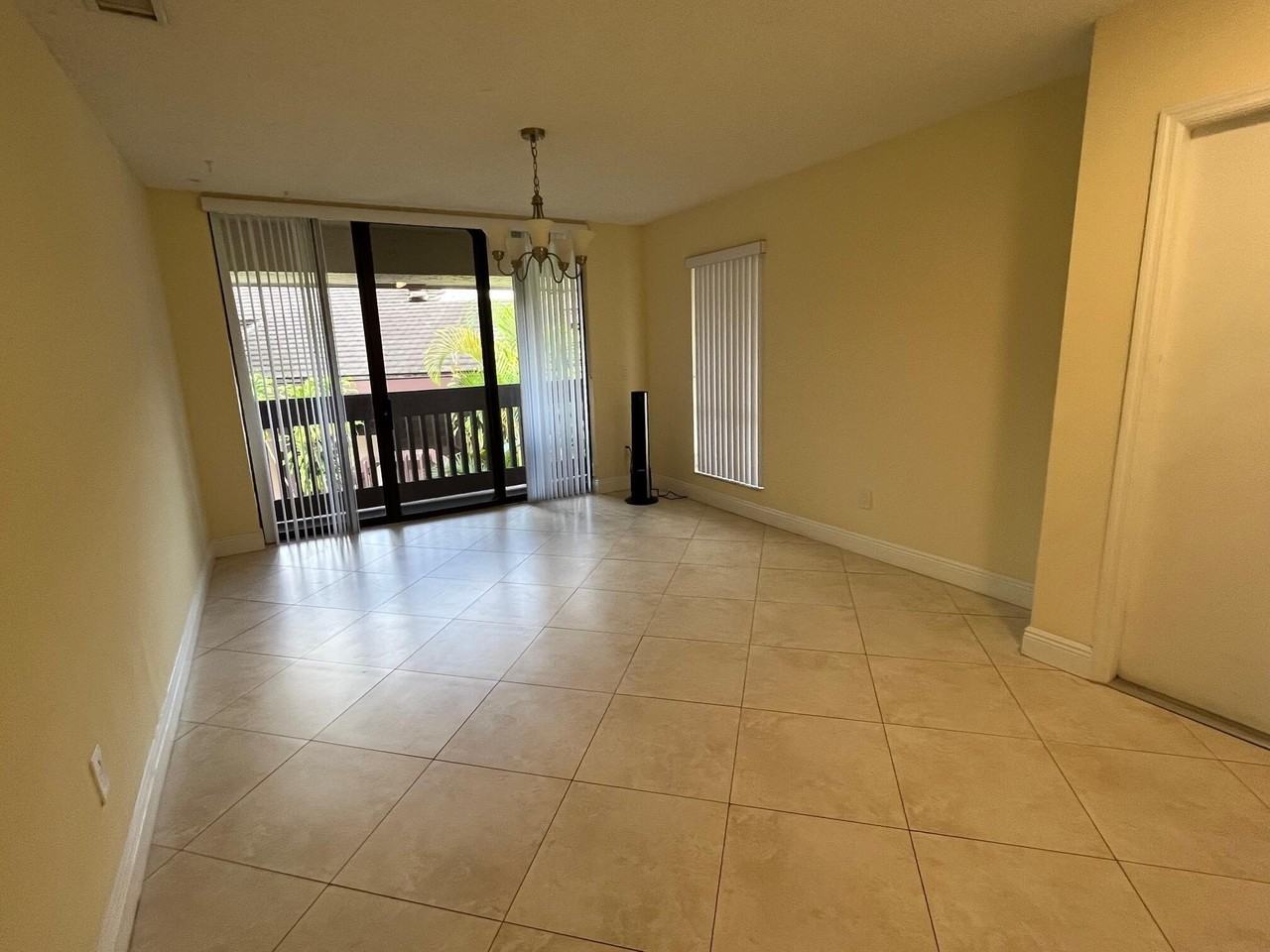 9256 Sabal Ridge Cir #D - Photo 5 of 16