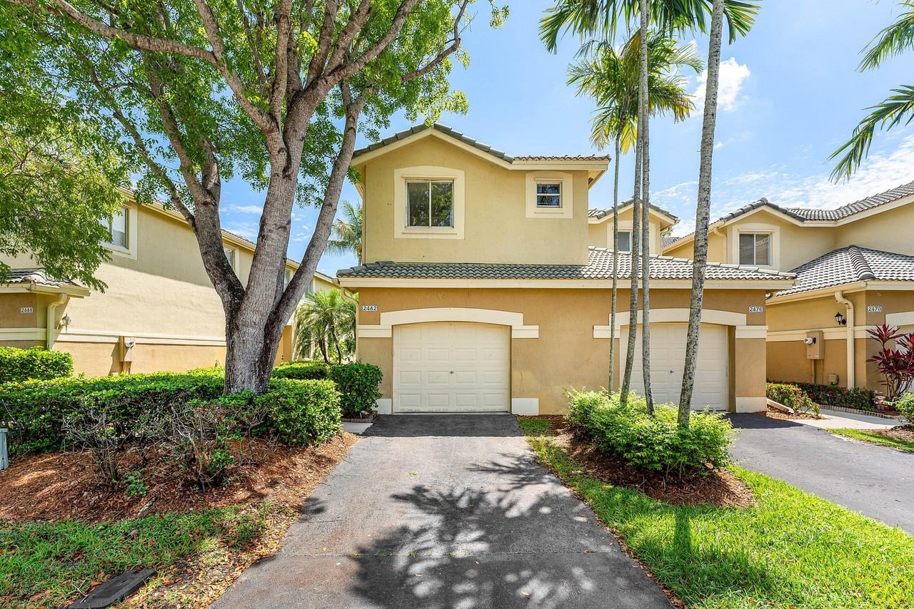 2482 Cordoba Bnd - Photo 2 of 43
